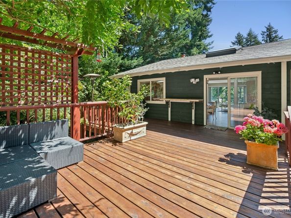 18945 NE 20th Court, Redmond WA 98052