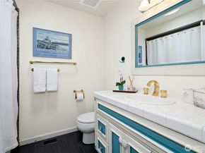18945 NE 20th Court, Redmond WA 98052