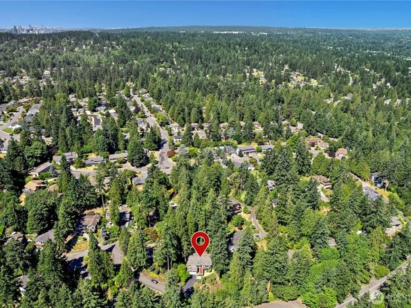 18945 NE 20th Court, Redmond WA 98052