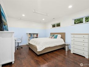 18945 NE 20th Court, Redmond WA 98052