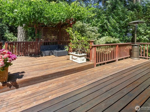18945 NE 20th Court, Redmond WA 98052