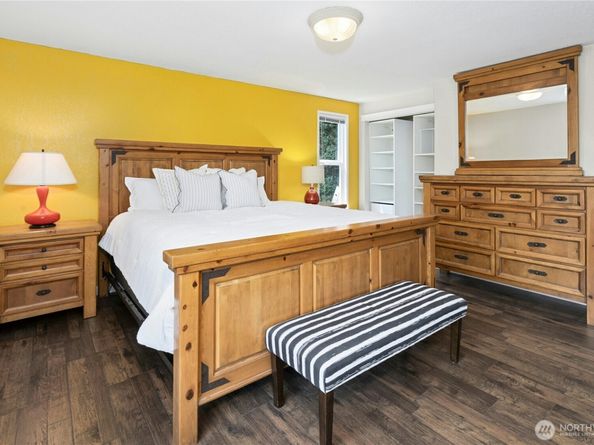 18945 NE 20th Court, Redmond WA 98052