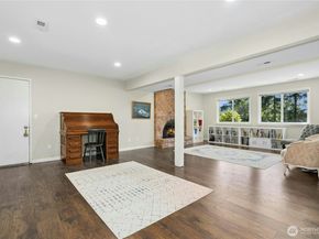 18945 NE 20th Court, Redmond WA 98052
