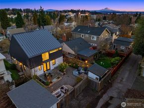 5221 37th Avenue NE, Seattle WA 98015