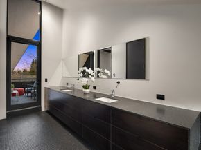 5221 37th Avenue NE, Seattle WA 98015