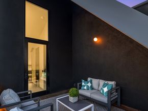 5221 37th Avenue NE, Seattle WA 98015