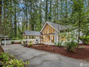 17050 37th Avenue NE, Lake Forest Park WA 98155