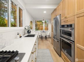 17050 37th Avenue NE, Lake Forest Park WA 98155