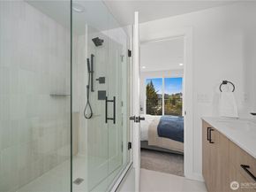 3850 Carr Place N, Seattle WA 98103