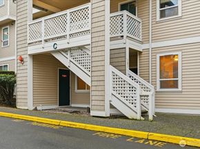 17827 80th Avenue NE C101, Kenmore WA 98028
