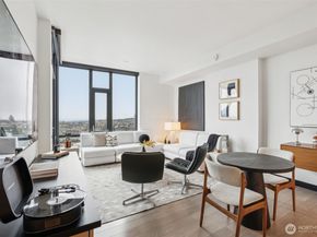 889 Avenue Square NE 703, Bellevue WA 98004