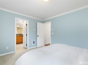 320 Chelan Place NE H1, Renton WA 98059