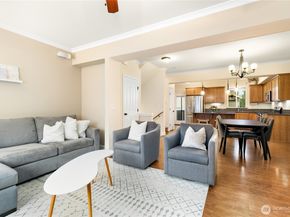 320 Chelan Place NE H1, Renton WA 98059