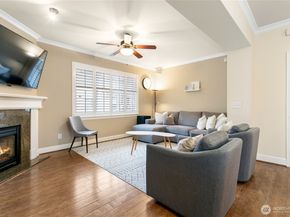 320 Chelan Place NE H1, Renton WA 98059