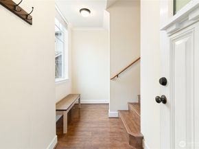 320 Chelan Place NE H1, Renton WA 98059