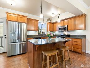 320 Chelan Place NE H1, Renton WA 98059