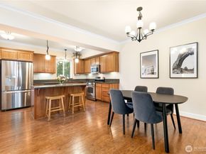 320 Chelan Place NE H1, Renton WA 98059