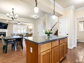 320 Chelan Place NE H1, Renton WA 98059