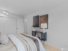 4911 Fremont Avenue N 303, Seattle WA 98103