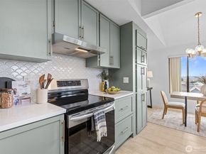 4911 Fremont Avenue N 303, Seattle WA 98103