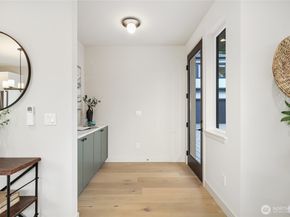 8106 126th Avenue NE, Kirkland WA 98033