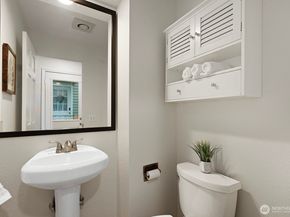 9221 College Way N, Seattle WA 98103