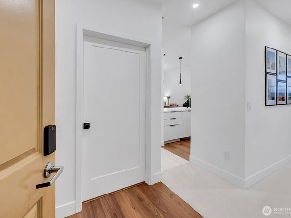 300 110th Avenue NE 314, Bellevue WA 98004