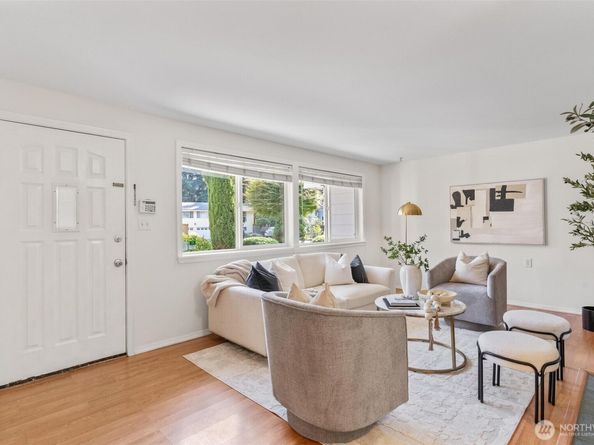 16576 NE 97th Place, Redmond WA 98052