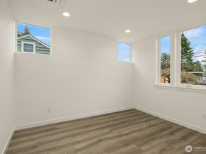 2004 NE 120th Street NE 1, Seattle WA 98125