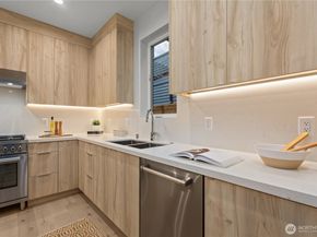 8314 28th Avenue NE, Seattle WA 98115