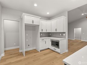 7864 Beach Drive E, Port Orchard WA 98366