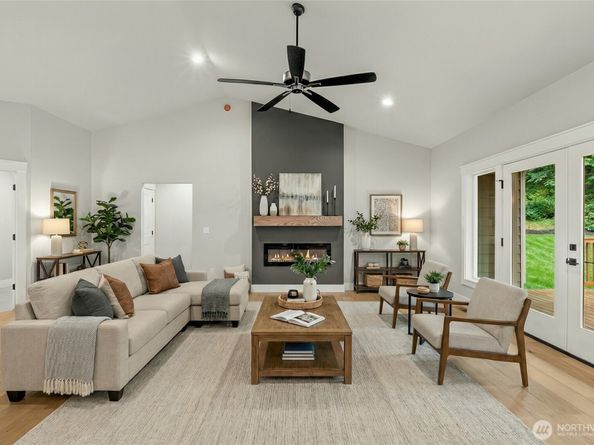 7864 Beach Drive E, Port Orchard WA 98366