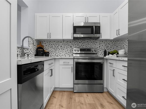 12905 126th Court NE L205, Kirkland WA 98034