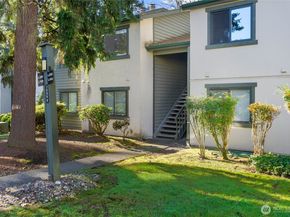 12905 126th Court NE L205, Kirkland WA 98034