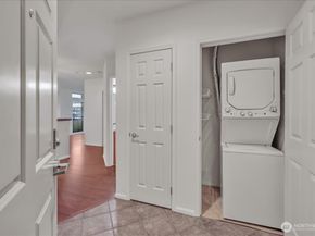 18 Dravus Street 207, Seattle WA 98109