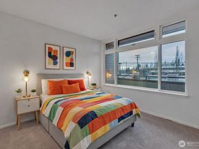 18 Dravus Street 207, Seattle WA 98109