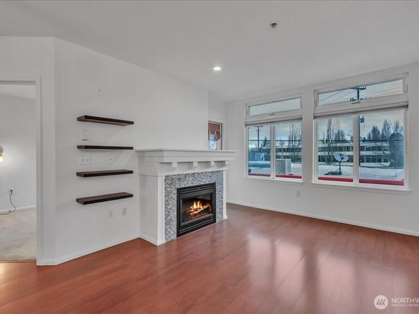 18 Dravus Street 207, Seattle WA 98109