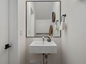 548 S Cloverdale Street B, Seattle WA 98108