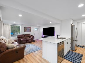 4110 W J Street, Bremerton WA 98312