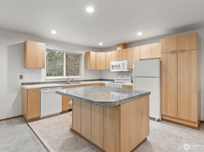 2718 S Star lake Road, Federal Way WA 98003