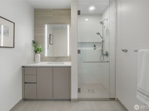 2510 6th Avenue 2908, Seattle WA 98121