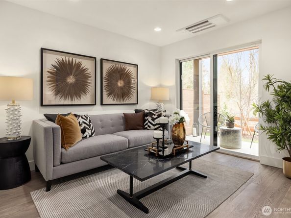 14856 Site 3 NE 2nd Court, Bellevue WA 98007