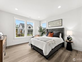 19512 81st Place NE 4, Kenmore WA 98028