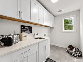 19512 81st Place NE 4, Kenmore WA 98028