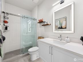 19512 81st Place NE 4, Kenmore WA 98028