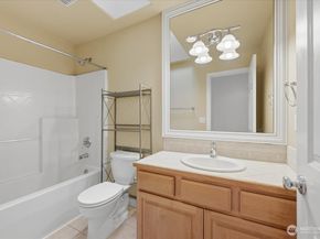 10217 SE 237th St, Kent WA 98031