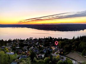 1642 205th Place NE, Sammamish WA 98074