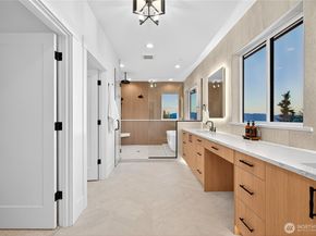 1642 205th Place NE, Sammamish WA 98074