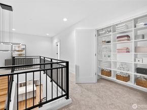 1642 205th Place NE, Sammamish WA 98074