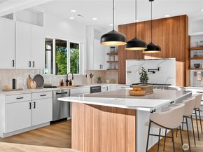 1642 205th Place NE, Sammamish WA 98074